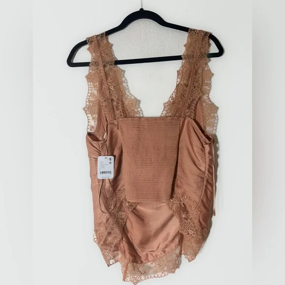 Free People Elena Lace Top in Peached Copper size Large NWT - Picture 11 of 14